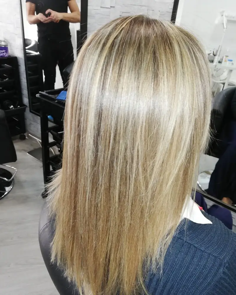 Trabalho de cabelo no Salão Eva