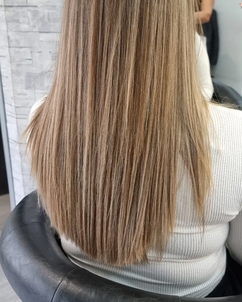 Trabalho de cabelo no Salão Eva