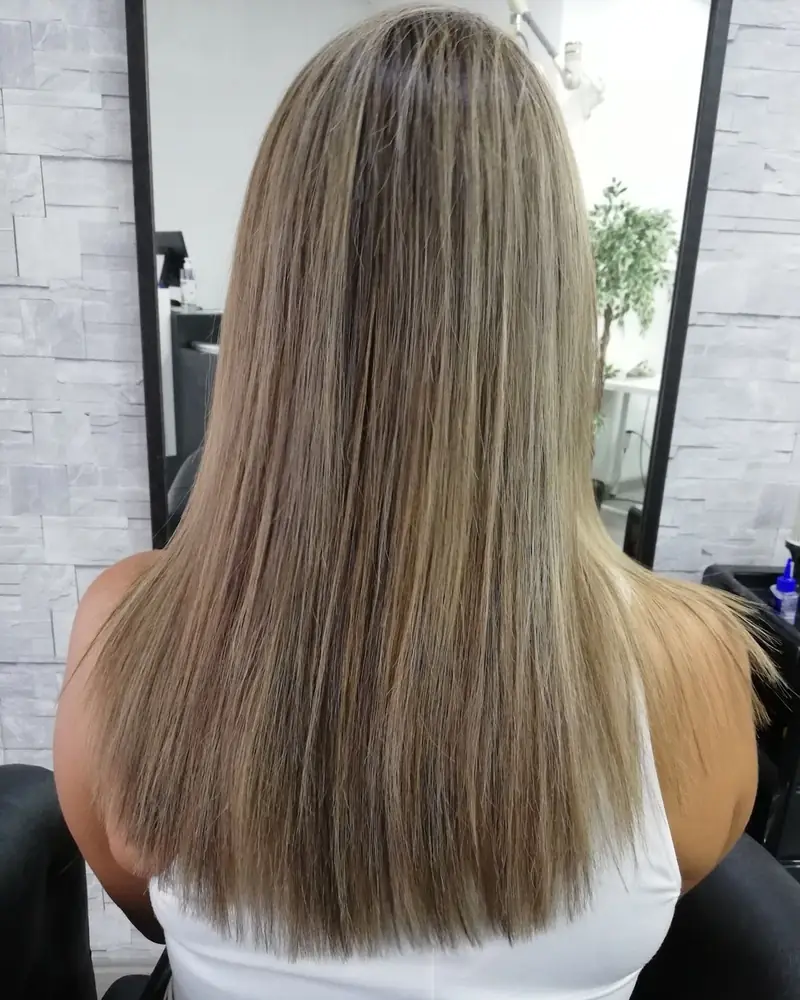 Trabalho de cabelo no Salão Eva